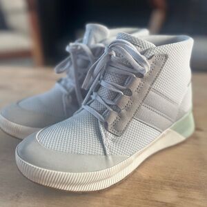 Out N About 3 Mid Sneaker - Women’s 7.5